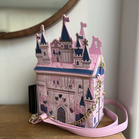Sleeping Beauty 65th Anniversary Exclusive Castle Figural Crossbody Bag NWT - Picture 4 of 8